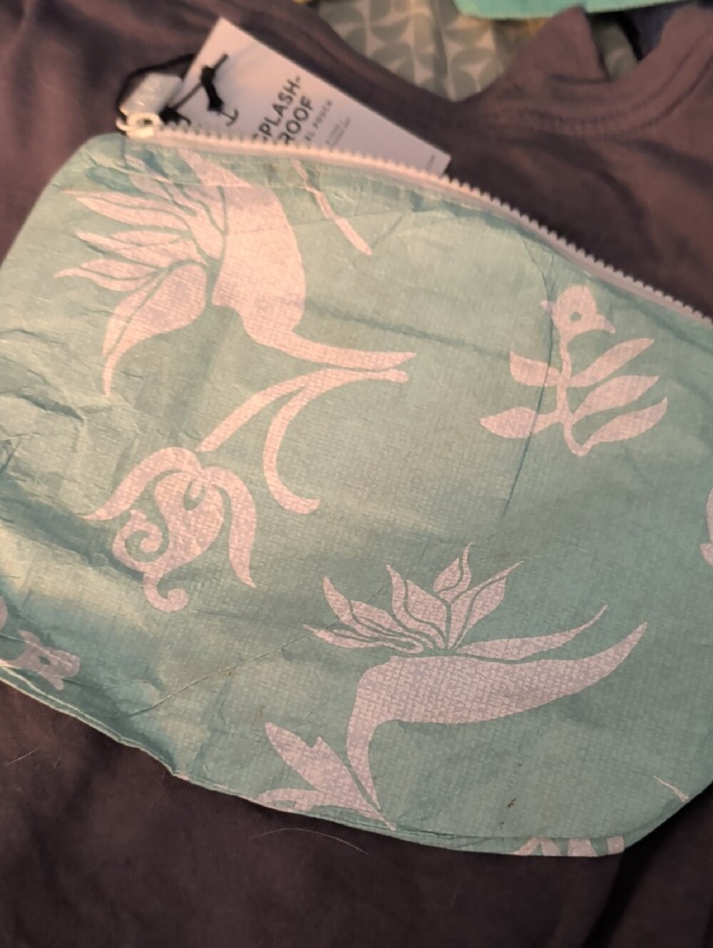 ALOHA Collection Vintage Green Small Pekelo Zipper Pouch Splash Proof NWT - Picture 3 of 5